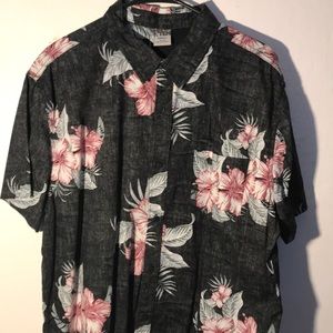 Short sleeve button up collared shirt